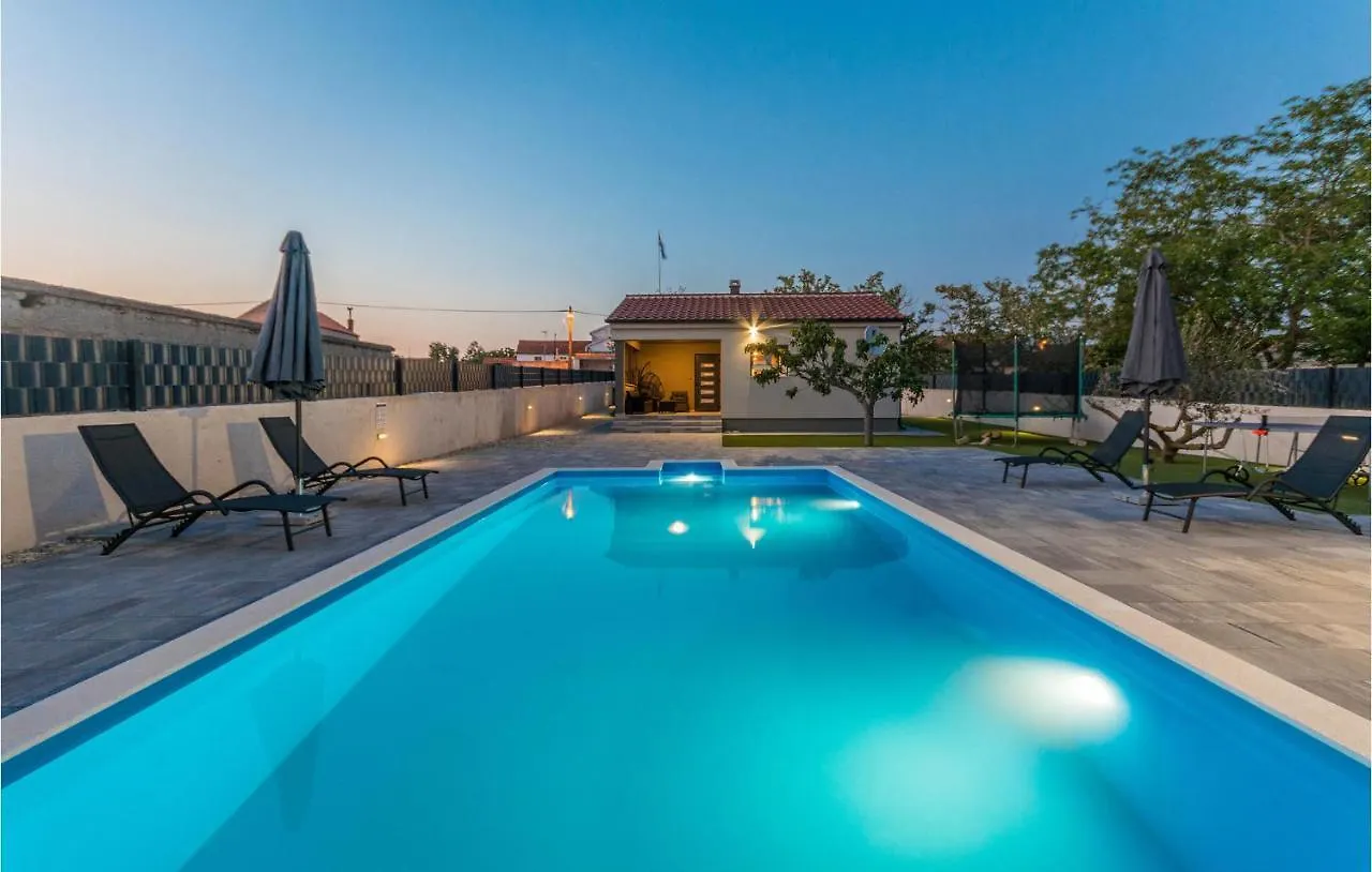 2 Bedroom Awesome Home In Sveti Fiilip I Jakov Sveti Filip i Jakov 0*,  Kroatien