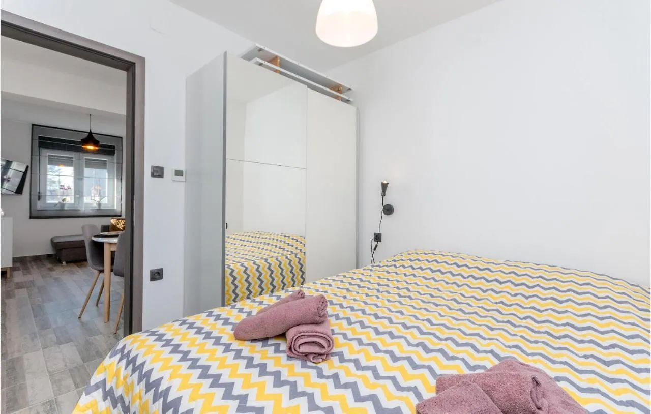 2 Bedroom Awesome Home In Sveti Fiilip I Jakov Sveti Filip i Jakov 0*,  Kroatien