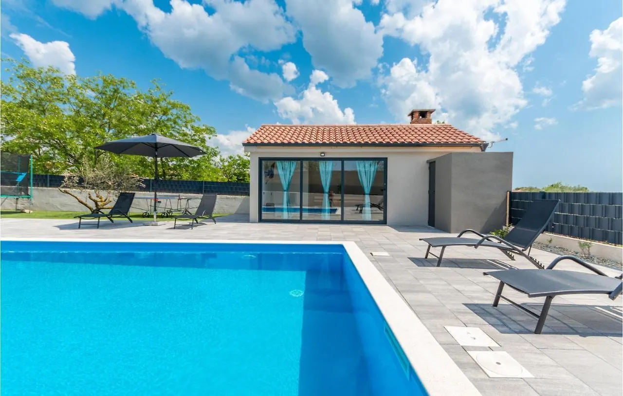 בית נופש סבטי פיליפ אי ג'קוב 2 Bedroom Awesome Home In Sveti Fiilip I Jakov