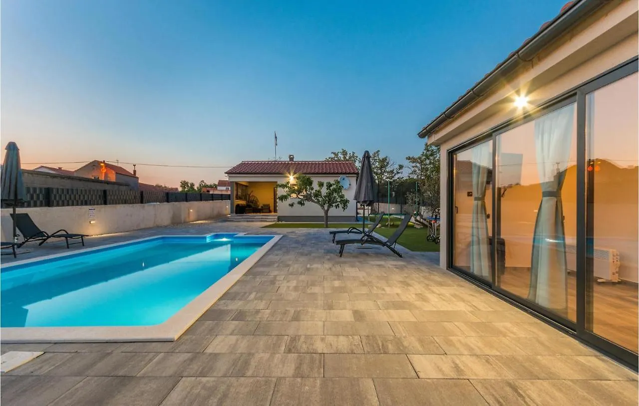 סבטי פיליפ אי ג'קוב 2 Bedroom Awesome Home In Sveti Fiilip I Jakov סבטי פיליפ אי ג'קוב